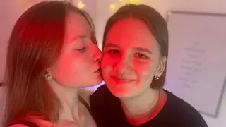 SophieKristie's live cam